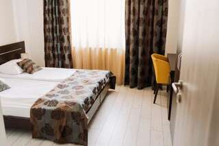 Отели типа «постель и завтрак» Vila Anca Сибиу Трехместный номер с собственной ванной комнатой-6