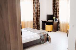 Отели типа «постель и завтрак» Vila Anca Сибиу Двухместный номер с 2 отдельными кроватями и балконом-1